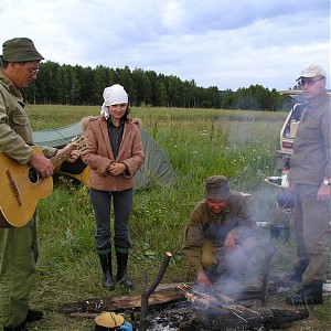 А.С. Гладков, Ю.П. Бурзунова, А.В. Черемных, К.Ж. Семинский. г. Зима. 2005 год.