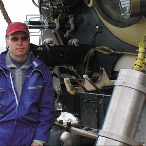 К.Ж. Семинский У глубоководного аппарата Мир-2 перед погружением. 2009 год.