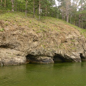 Отсутствие пляжа, абразионные ниши затоплены (участок Толстый)