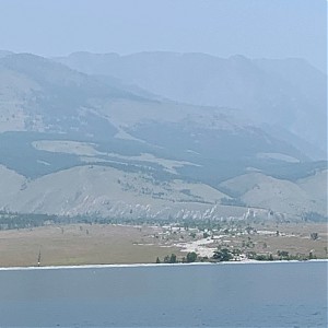 Выброс водо-каменного материала в береговую зону (участок Рытый)